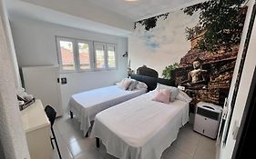 Novelda Centro Habitaciones con baño privado y compartido , cocina y terraza